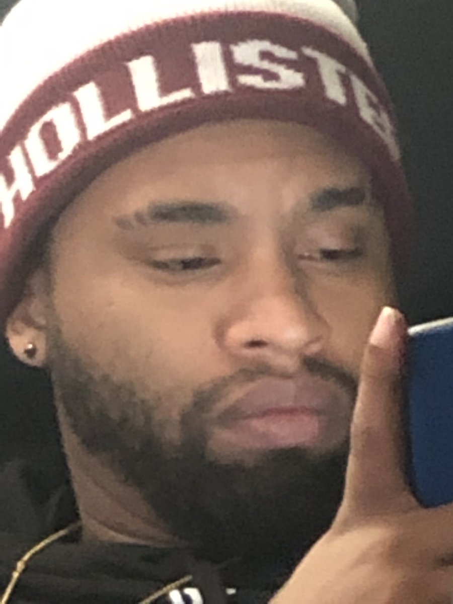 when she texts back that she has a man😭