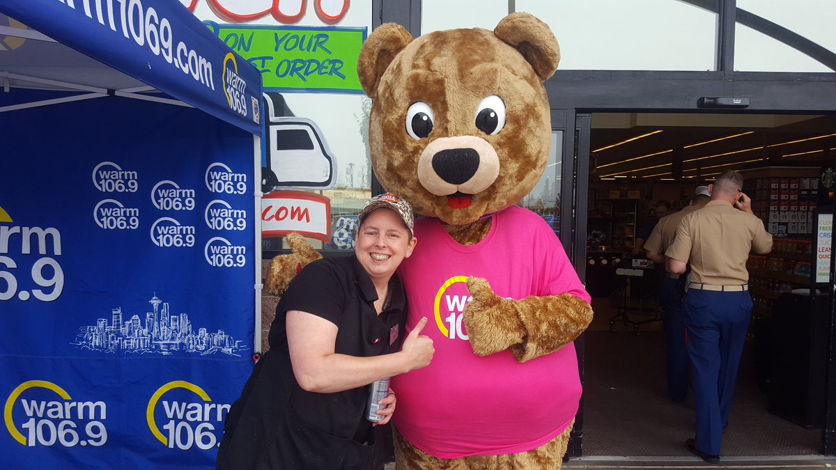 Warm1069's tweet photo. So much fun @Safeway in Lake Stevens today! Was great to have Wendell and Seth meet new friends in our partnership with @strongvscancer.
#strongagainstcancer #warm1069 #safeway https://t.co/y14n8Kh6Bj
