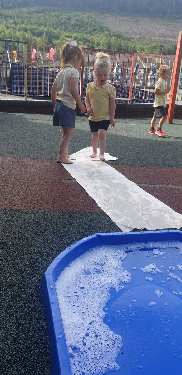 parc_primary's tweet photo. Summer fun #parcprimary. Making footprints in the sun. #N https://t.co/YGNnn7cSUp