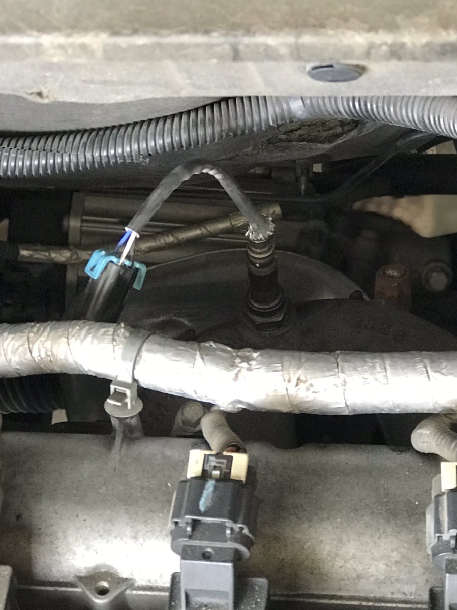 mqac_services's tweet photo. #OxygenSensor replacement #ThisIsWhatItLooksLike. Our customer is at home playing #ThatsMyCar. #MQAC, we provide custom delivered quick auto care to your home or work! #MobileMechanic #Houston #Mechanic https://t.co/9Qe9mfTOyD