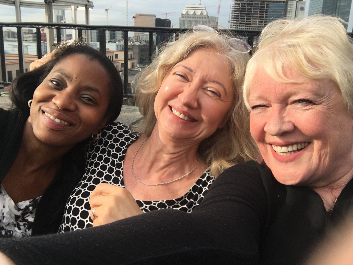 MMaryMcKenna's tweet photo. Looking forward to another amazing day in Brussels tomorrow working for the EC - very happy to be part of a growing network of European friends & colleagues at #EIC #positiveEurope #scaleups #innovation #H2020 #EASME #EU_EIC #loveEurope https://t.co/sGBwQqytix