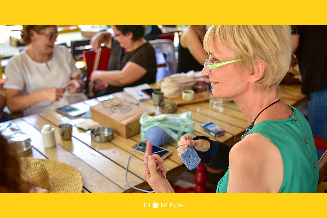 bornscafe's tweet photo. #pazartesi #çarşamba ve #cuma günleri birbirinden güzel el işi çalışmalarıyla "mor &amp; beyaz" Born's Cafe'de 🧵🧶🎨
#elişi #tuhafiye #sanat #elemeği #izmirdeyaşam #bornovadayaşam #izmir #bornova #etkinlik #organizasyon https://t.co/CyZa5zTvBA