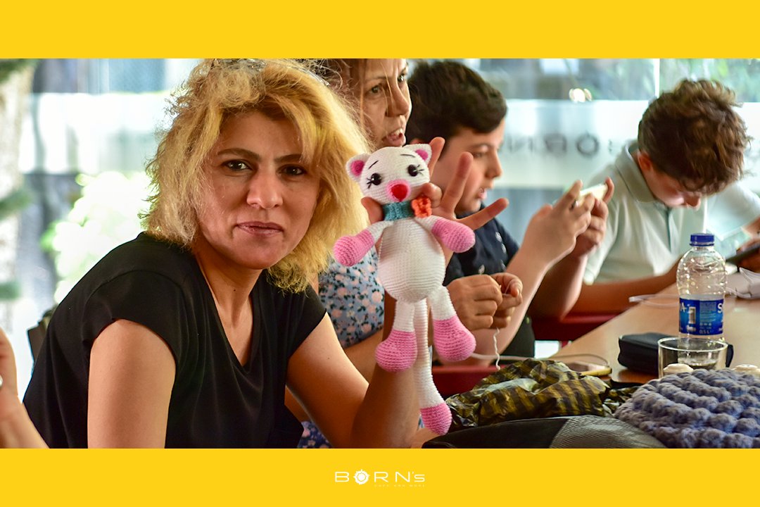 bornscafe's tweet photo. #pazartesi #çarşamba ve #cuma günleri birbirinden güzel el işi çalışmalarıyla "mor &amp; beyaz" Born's Cafe'de 🧵🧶🎨
#elişi #tuhafiye #sanat #elemeği #izmirdeyaşam #bornovadayaşam #izmir #bornova #etkinlik #organizasyon https://t.co/CyZa5zTvBA