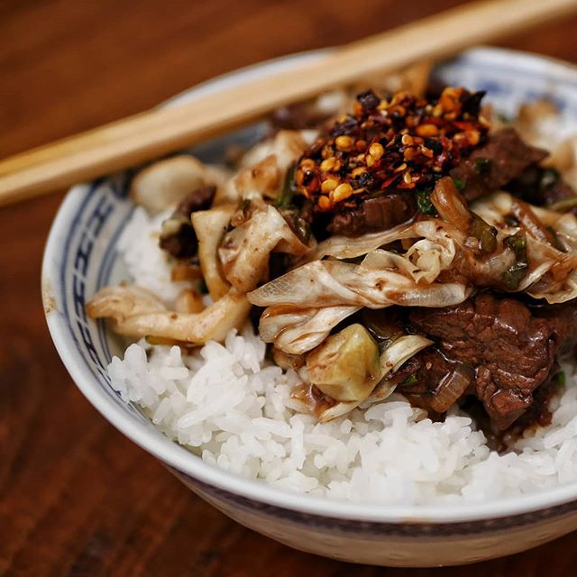 adrian_engel's tweet image. spicy beef and cabbage stir fry. . . . #beef #cabbage #beefandcabbage #stirfry #chinesestirfry #beefstirfry #hotoil #spicy #scharf #mitscharf #wok #chinesefood #chinesecooking #chinesecuisine #foodphotography #foodstagram #foodie #f52grams #instafood #ins…