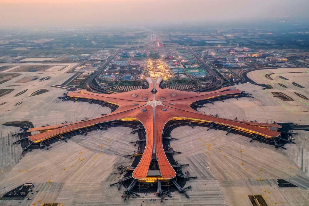 PDChina's tweet image. Firemen on Tuesday conducted the first fire drill at the newly-built Beijing Daxing International Airport in Beijing, capital of China. The airport is the world's largest single-terminal airport and will be put into operation on Sept 30.