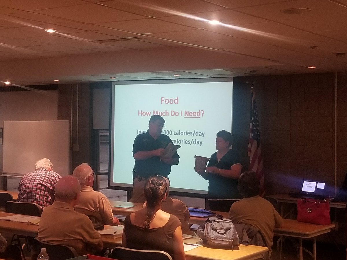 k0ltc's tweet photo. Ralph N0AWN giving his 72 preparedness talk https://t.co/CVASGIHAk9