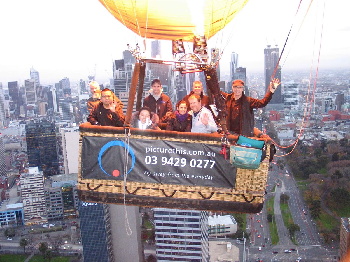 Picture perfect over #Melbourne 👇🏼