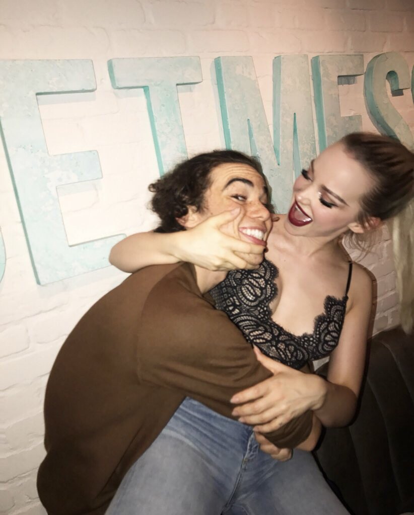 bitiesmyworld's tweet image. "Cameron era una de mis personas favoritas vivas en el mundo."

"Cameron era magia, un ángel en la tierra."

"Adiós mi lindo amigo y hermano"

-Dove Cameron para Cameron Boyce