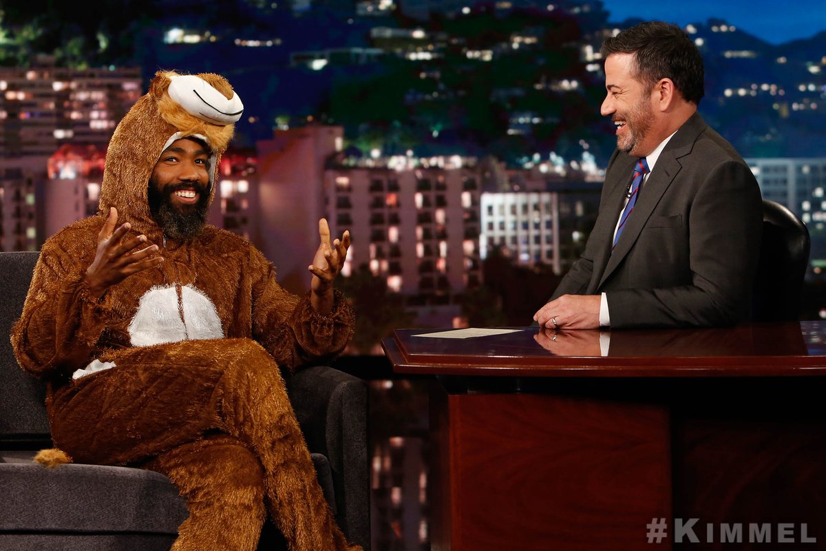 JimmyKimmelLive's tweet photo. The great @DonaldGlover! 👑🦁 #HakunaMatata #Simba #TheLionKing https://t.co/O0M47IIDQt