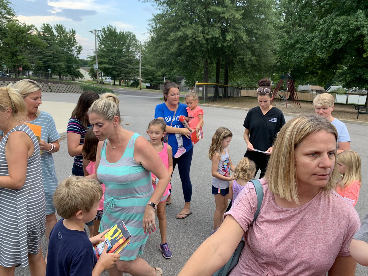 RockwoodSupt's tweet image. Dr. Stefanie Steffan and I provided many books to Rockwood students during round two of the Rockwood Book Bus Tour.  The tour resumes tomorrow afternoon.  We hope to see you!