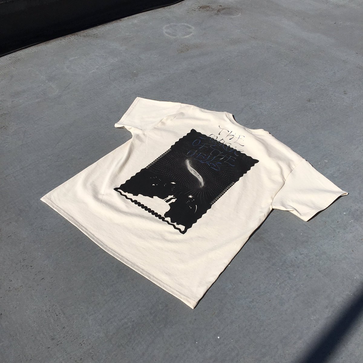 ukuu___'s tweet photo. "The Magic Of The Bells" Tee
✴︎　
https://t.co/tQaph5R97F https://t.co/Bb0zuSktxW