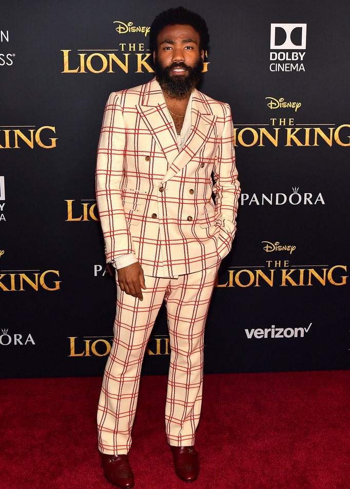 mefeater's tweet photo. Donald Glover at the premiere of #TheLionKing 🦁 https://t.co/7IHOkOMxIP