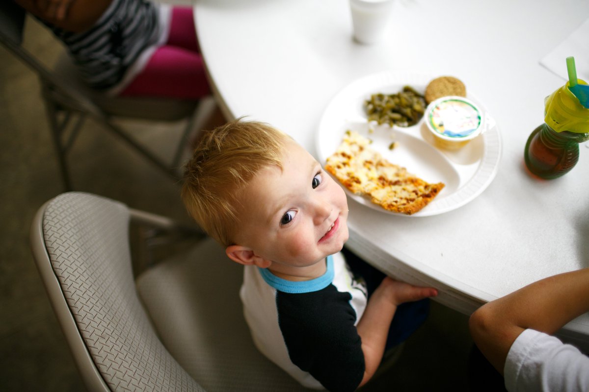 nokidhungry's tweet photo. Firehouses are an important part of keeping communities safe and sound, but did you know many also serve their community as a #SummerMeals site when school lets out for summer break? 👉https://t.co/IKVG7XbEBY https://t.co/8pr5KNQifu