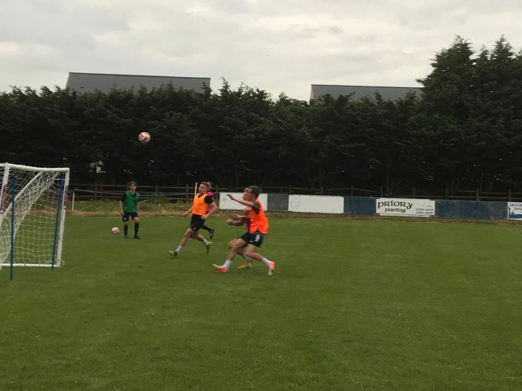 Good session from the lads tonight, some sore legs for sure in the morning! We go again Thursday 💪 #futurelooksgood #upthetops