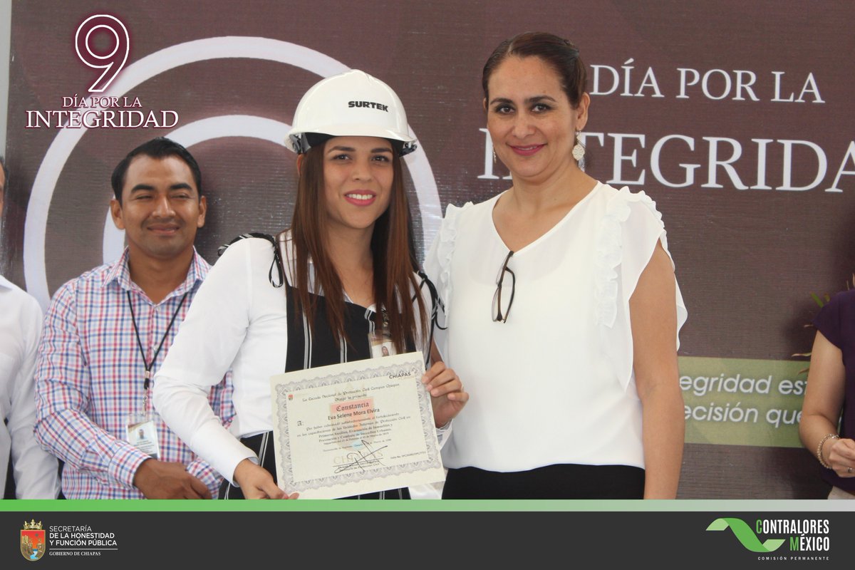 SHyFP_CPCEF_RS's tweet photo. La titular de la Secretaría de la Honestidad y Función Pública, Mtra. Liliana Angell González, entregó herramientas, insumos y reconocimientos, a los jefes de las brigadas de la Unidad Interna de Protección Civil.
#DíaPorLaIntegridad
#Lagalidad
#Honestidad
#Transparencia https://t.co/e3HGNh73Gk