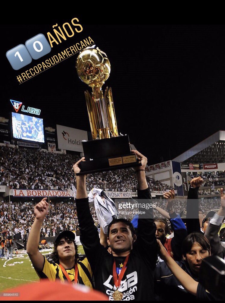 TacaBielerSKC's tweet photo. 10 años.....!! Salud Campeones @LDU_Oficial 🏆🏆🏆🏆 https://t.co/8tCLKpm9cP