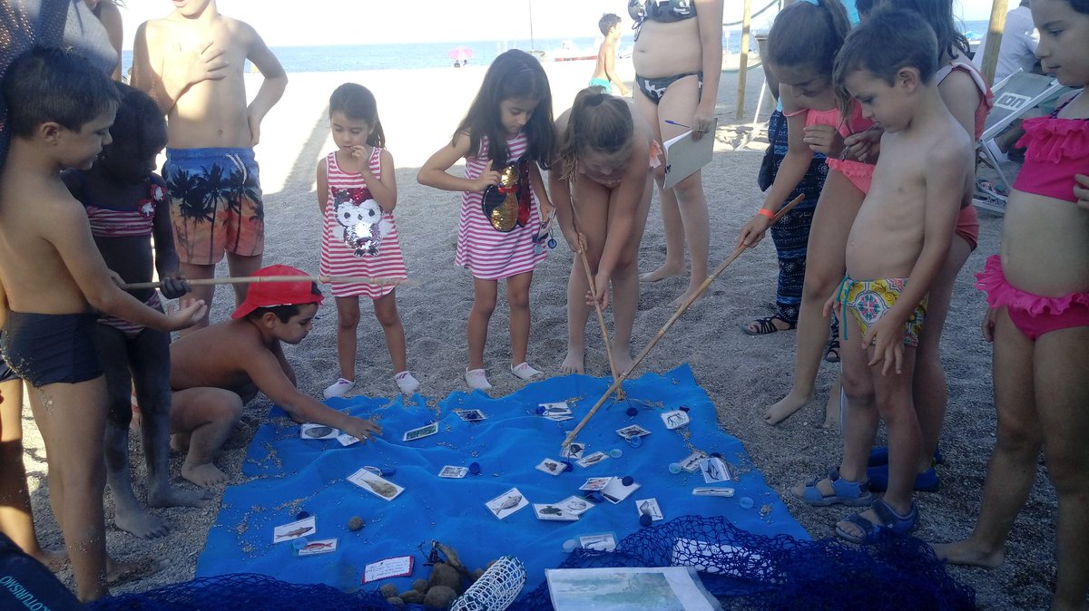 AGataVerde2015's tweet photo. Maravilloso el TALLER DE BIODIVERSIDAD DEL LITORAL, dentro de la I Semana de la Posidonia con el #AyuntamientodeRoquetasdeMar.  Aprendiendo de nuestro entorno! Gracias a todos por estas jornadas tan importantes para
salvar el mundo marino🌊🐳🌾
#PosidoniaRoquetas https://t.co/DsyHlfN6wf
