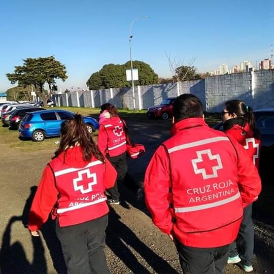 CRArgSLugares's tweet photo. El día de ayer estuvimos en el @autodromo.oscaryjuangalvez brindando #PrimerosAuxilios ⛑🚑 para el evento #DragBA Milla Master.

#Autodromo #BuenosAires 
#SomosVoluntarios
#CruzRojaArgentina #SantosLugares https://t.co/PoSj3s7p0p