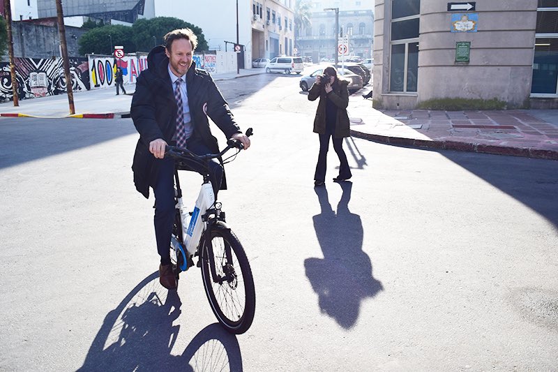 stefanliller's tweet photo. Probando triciclos y bicicletas eléctricas para reparto en #Montevideo - una iniciativa de nuestro proyecto #MOVÉS que tiene como objetivo impulsar la transición hacia una movilidad urbana inclusiva y de bajas emisiones de carbono en #Uruguay https://t.co/d24Qf7pDkI