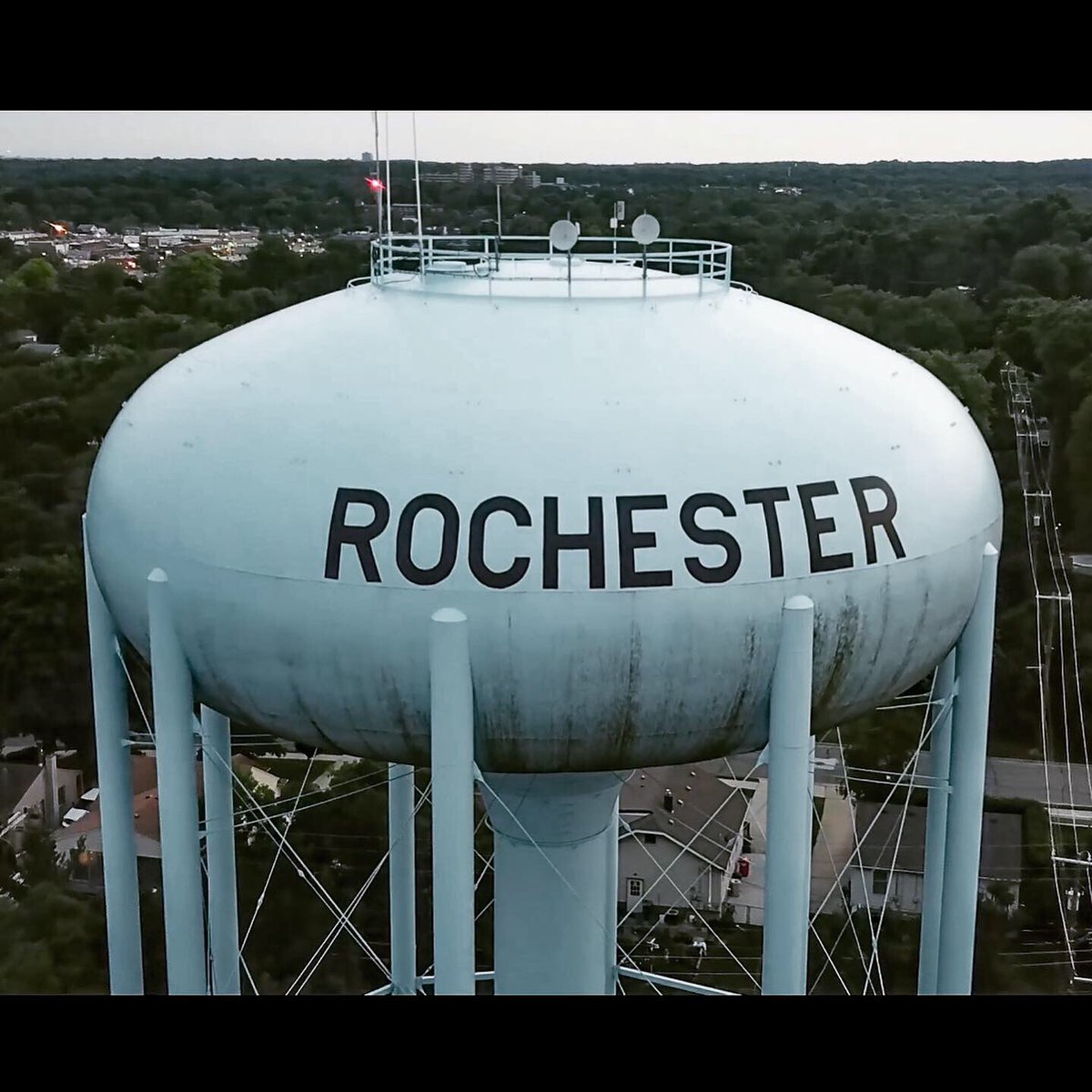everlast556's tweet photo. That’s no moon! #drone #photography #starwars https://t.co/mNIkcneKjJ