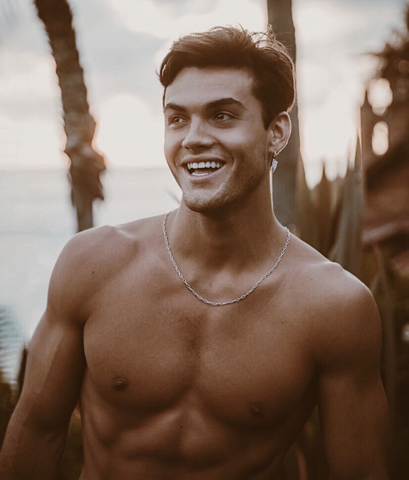 norrisprix's tweet image. here’s a suggestion if you wanna change your layout @GraysonDolan