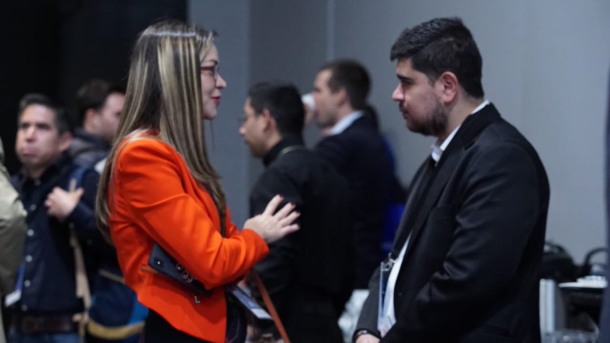 FinnovatingHub's tweet photo. Así va nuestro Networking con 80 CEOs líderes de innovación. 
La 1ra edición de #uFintechCOL está terminando de la mejor manera gracias a todos ustedes.

Recuerden seguir nuestro hashtag #uFintechCOL para ver todo lo que sucede en este encuentro🙌🏽 https://t.co/fSMhzMGmDJ