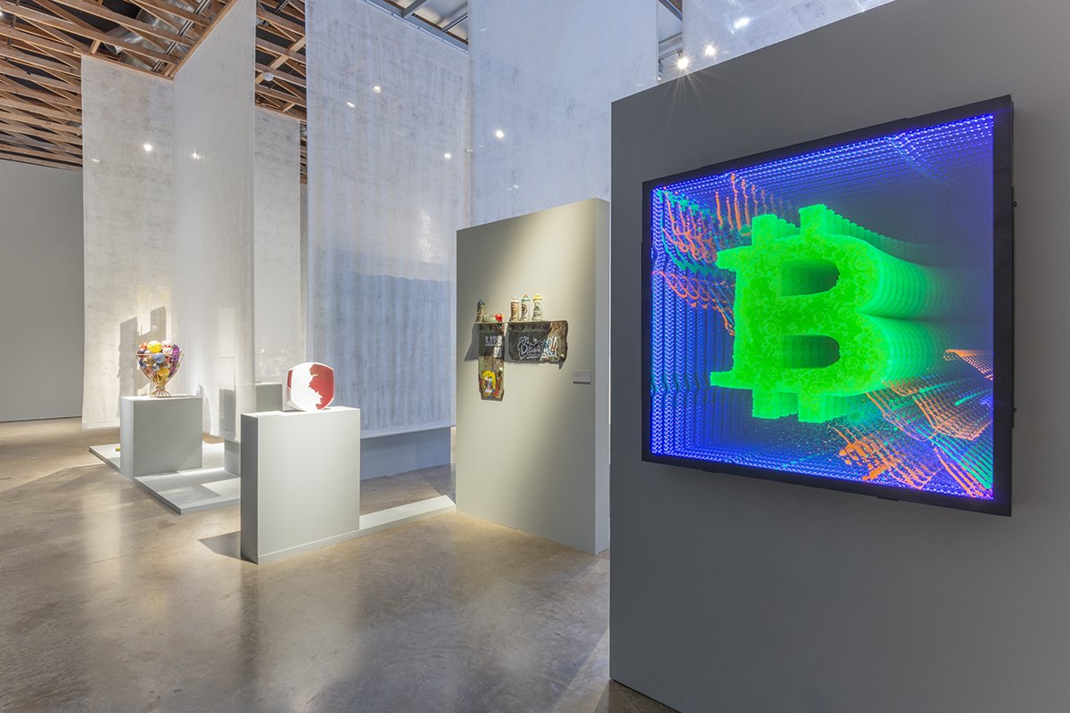 _SMoCA's tweet photo. Come look into Tim Tate's glass artwork "Bitcoin/Wealth 21st Century" (2018) and explore the emergence of an entirely new currencyโthe virtual Bitcoin.
On view during "Divergent Materiality" through October 13, at SMoCA. https://t.co/t4wwLXYutd #smoca #TimTate https://t.co/aF3Ymq3FoF