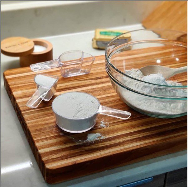 pamfdaniels's tweet photo. First sets of visual measuring cups have shipped! And already being enjoyed by customers like @aren.thompson who shared this beautiful photo with us. Want a set to keep of give? Link to order in bio. #design #baking #intuitive #madeinusa #smartandfun https://t.co/QSdOJmJJ1z https://t.co/0hOSWkHYdv