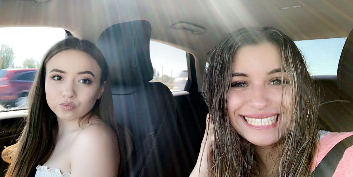 riischweigart's tweet photo. happy birthday aubs 💞💖 i love you TOOOOO much, thanks for the being the bestest. i hope you have an amazing day 🤩 https://t.co/R3sHJILkMQ
