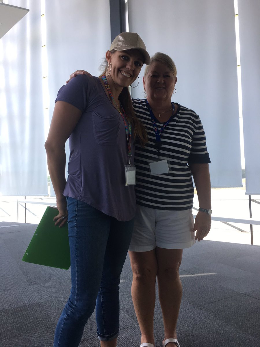 cbrolltide's tweet image. @SCAHPERD and @kirby60 managed to NOT wear her jacket for the team photo! For the record, it’s 112 degrees outside, but Kym is cold 😂 #ssldc