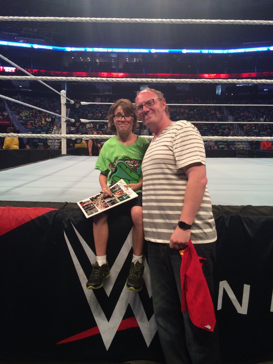 05JacobRobinson's tweet photo. @adampacitti Getting backstage passes at Monday night raw https://t.co/j524uRUgy6