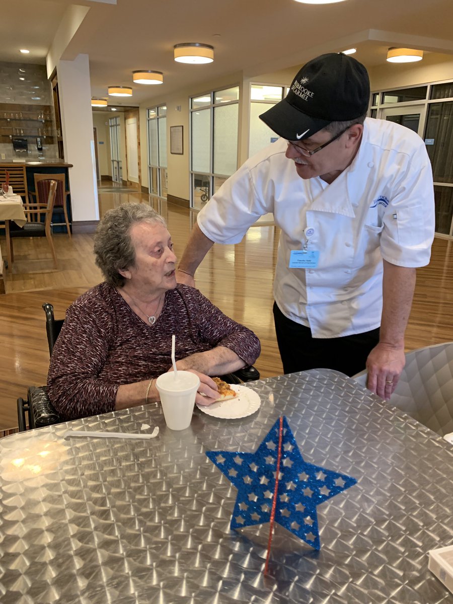 Carmel_WB's tweet photo. Chef Tim served up some delicious pizza for chef circle. He enjoyed chatting with each resident asking about their favorite dishes. #chefsrock #favoritefood @TrilogyLiving https://t.co/1ArGa3WZWx