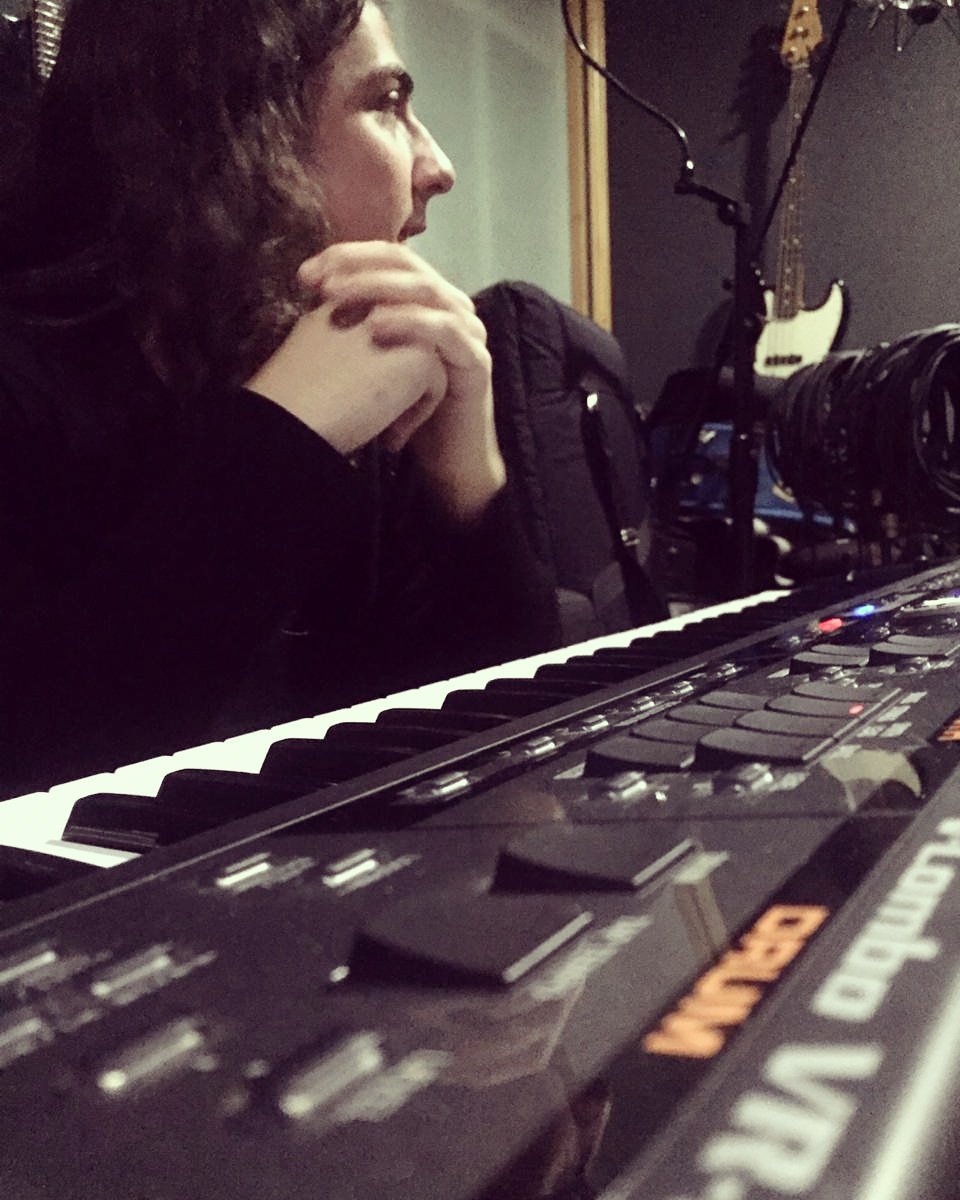 studio_pub's tweet photo. A procura de timbres de sint... 🔴🎹 #recording #sintetizador #sioux66 #studiolife #StudioPub #aquiosomnãopara https://t.co/GITVsRgqqF