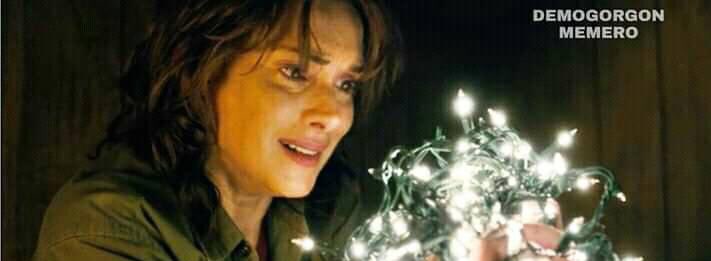 vmdaniela_'s tweet photo. Temporada 1: La loca de las luces
Temporada 2: La loca de los dibujos
Temporada 3: La loca de los imanes 
#StrangerThings https://t.co/KzUgw6U1WC