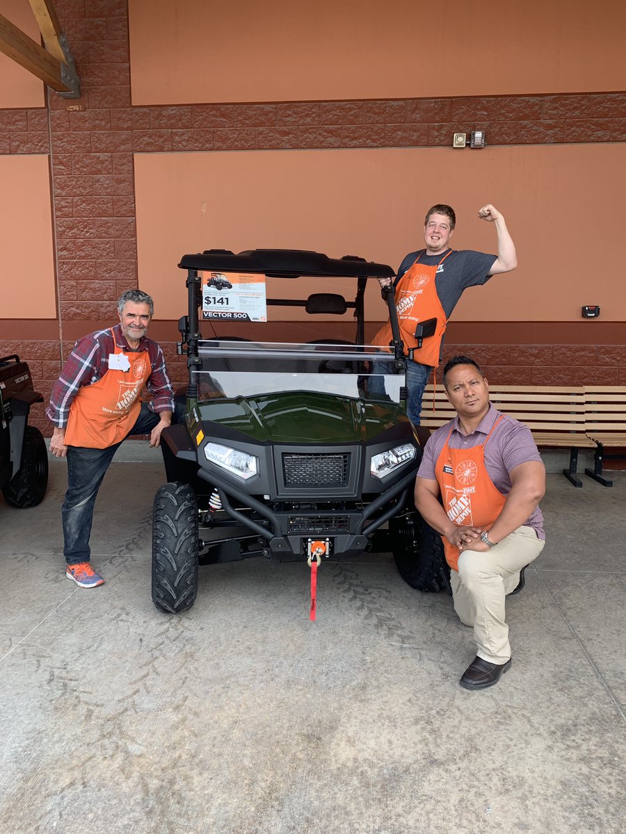 Json_Soule's tweet photo. You know you’re in Alaska when you get stoked about selling utility vehicles!  Come get them for $8,995!
#TeamAbbott #PNW4TheWin 

@GladieuxKari @ckh4519 @jennyurchak @EricWalkerHD @jennwhite_ @Brandon_HD_AK @sheets_rhiannon @santanacsr https://t.co/Y4iVIAVBYM