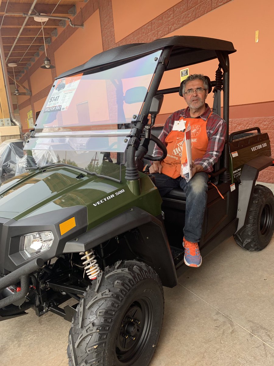 Json_Soule's tweet photo. You know you’re in Alaska when you get stoked about selling utility vehicles!  Come get them for $8,995!
#TeamAbbott #PNW4TheWin 

@GladieuxKari @ckh4519 @jennyurchak @EricWalkerHD @jennwhite_ @Brandon_HD_AK @sheets_rhiannon @santanacsr https://t.co/Y4iVIAVBYM