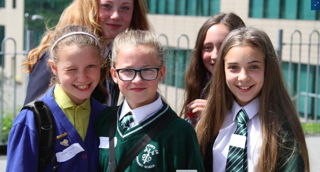 DarwenAcademy's tweet photo. @DarwenAcademy #PrimaryTransition video📽️📽️ (https://t.co/b5USN9Bp0s) - @Avondale_Darwen @AshleighPrimary @stcuthsdarwen @DarwenStJ @StPeterDarwen @ldprimaryschool @HolyTrinityVC @StBarnabasCE @Sudell_Primary #stjamesprimary - Can you spot your pupils!!! https://t.co/T3JznEbIn4