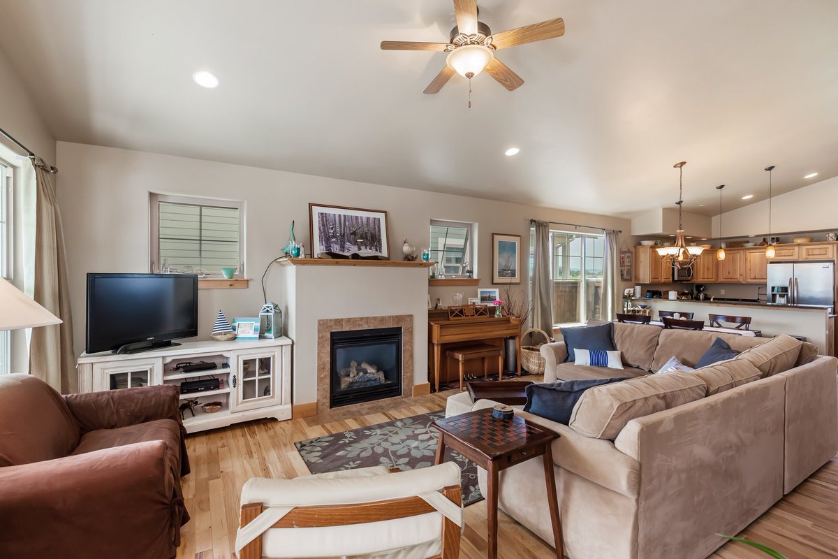 AspireRealtyMT's tweet photo. 📣 Just listed  📣

Contact the A-Team to schedule your tour of this 
Loyal Gardens beauty!!
🛏 - 3 Bedrooms
🛁 - 2 Bathrooms
🚗 - 2 Car Garage
📬 - 825 Advance Dr, Bozeman
📲 - 406-570-0632 https://t.co/XzZQgZGbKX