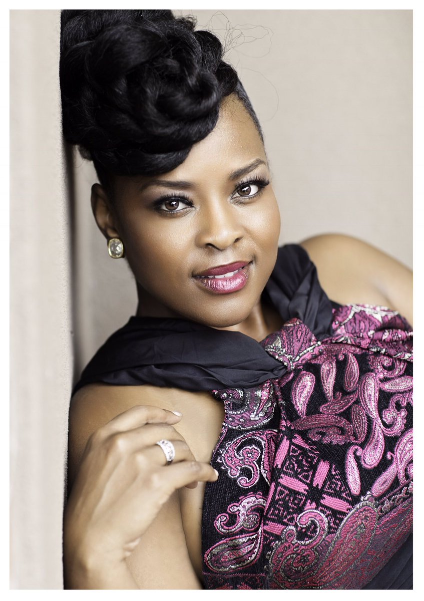 quianalynell's tweet photo. Who needs #alittlelove ? Tag your city!! #jazzvocals #vocaljazz #ising #itrainedforthis #tour https://t.co/yE2X450oQd