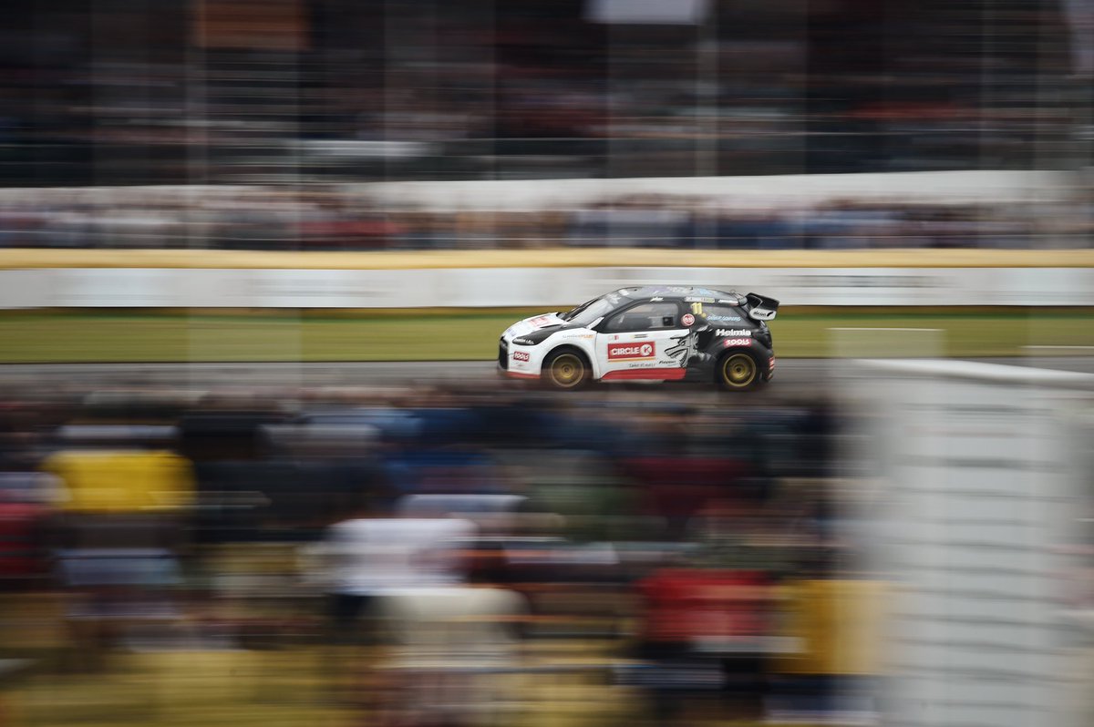 By far one of the best parts about @fosgoodwood was the family affair between @Petter_Solberg and @OliverSolberg01

Shot for @goodwoodrrc

#pettersolberg #oliversolberg #fos