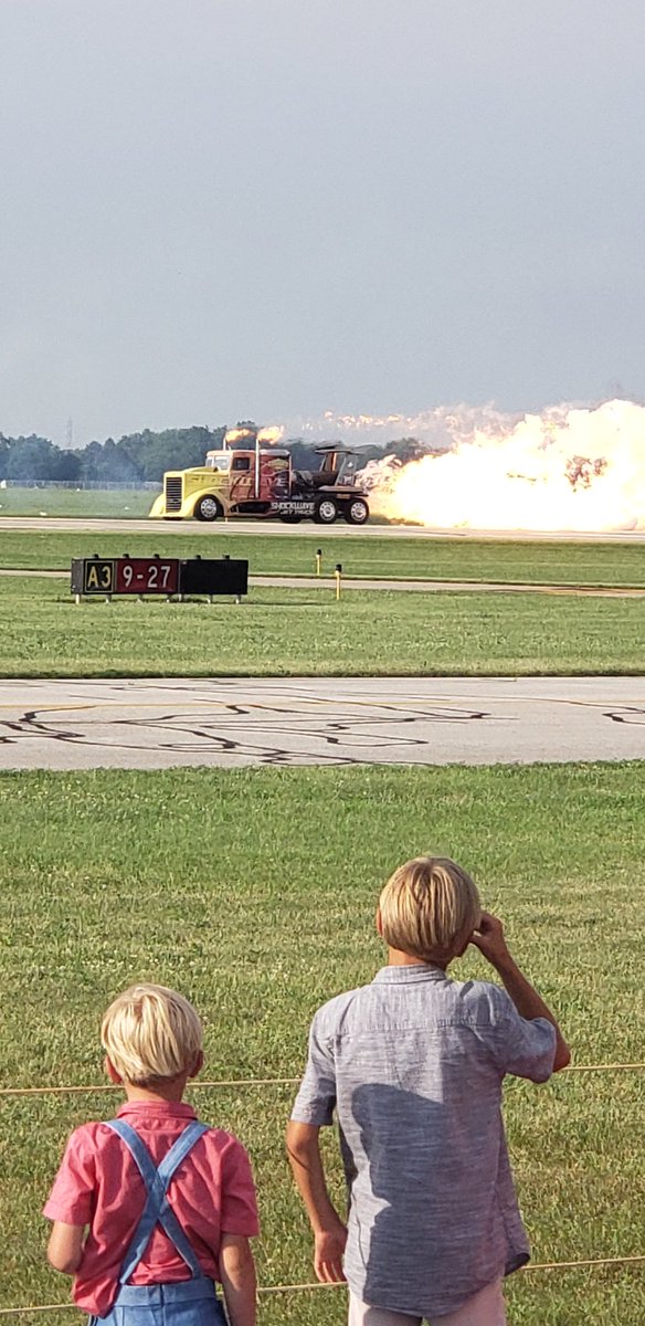 gary_fisher73's tweet photo. Anyone else ever seen the jet truck Shock Wave? https://t.co/YXEnvB0fis