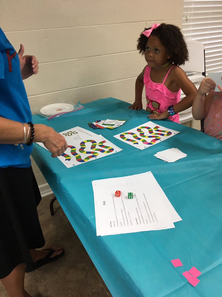 enoell21's tweet photo. Pathways to literacy #P2ONE #P2K such wonderful families! Thank you family engagement coordinators and teachers! https://t.co/erwQTr0RA5