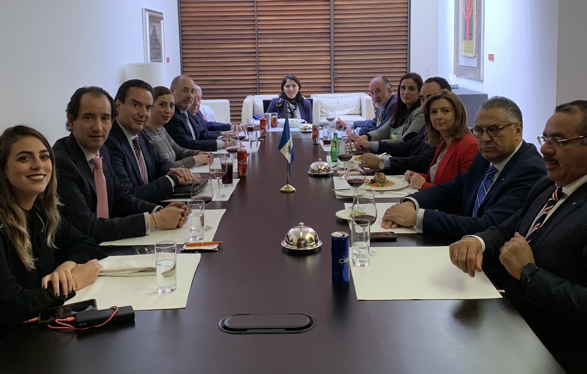 AdrianFrancoMX's tweet photo. Esta tarde en el .@INCAM_Abogados sostuvimos una reunión de coordinación y planeación de trabajo común con la Lic. Paulina Téllez Martínez, titular de la Unidad de apoyo del sistema de justicia de la .@SEGOB_mx https://t.co/od8nx7L3Tg
