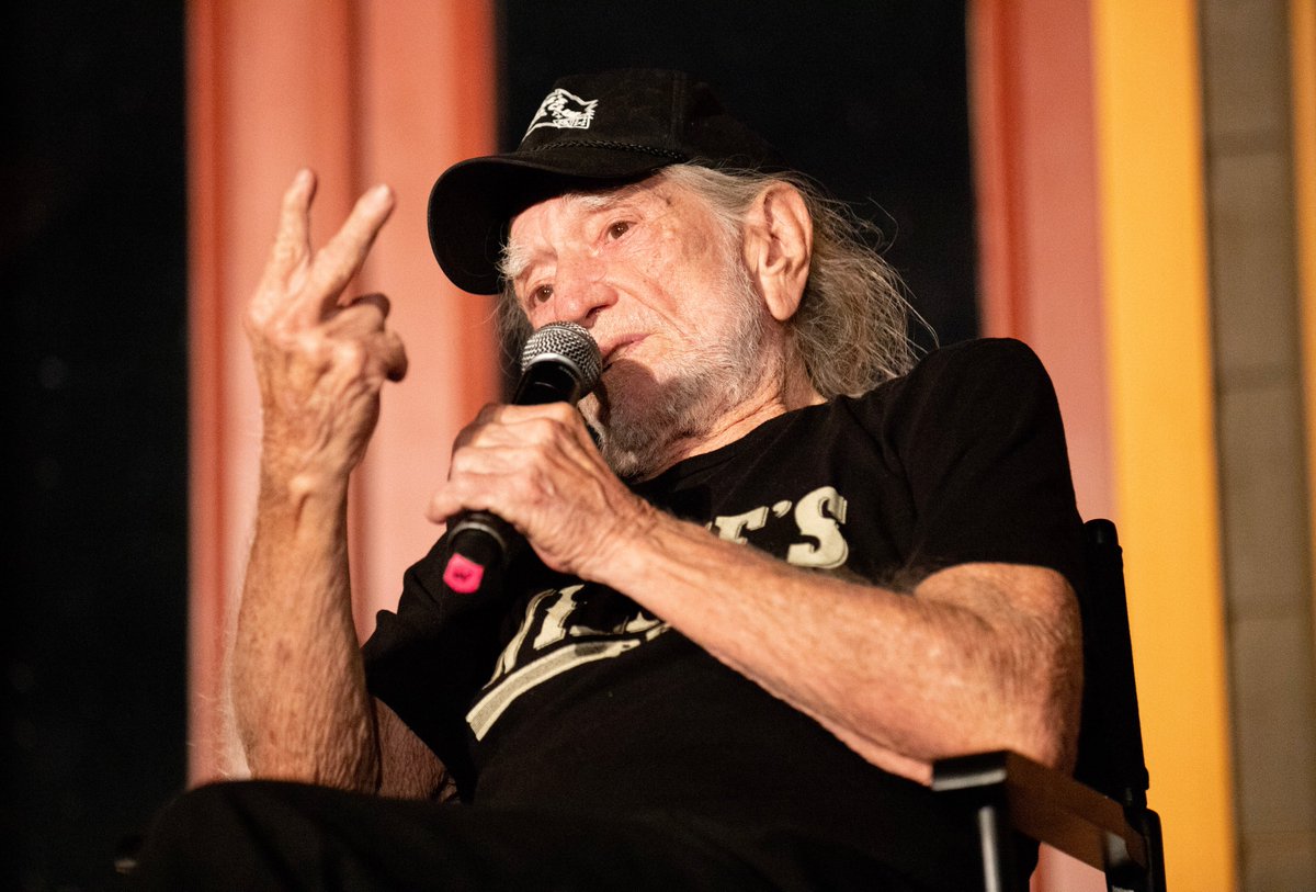 '1. Don't be an asshole. 2. Don't be an asshole. 3. Don't be a goddamn asshole.”⚡️ At this weekend's #LuckCinema @WillieNelson took a moment to remind us all of the Nelson Family Values. 📷: Brooks Burris #LuckTexas #WillieNelson #FamilyValues