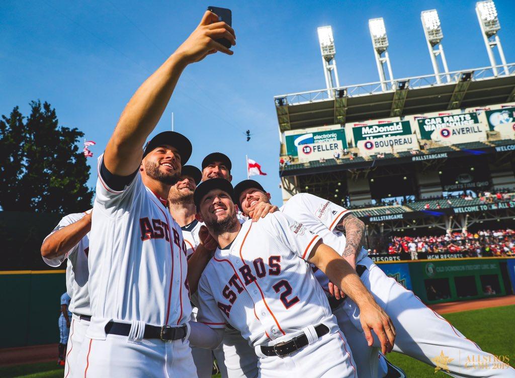 LosAstros's tweet photo. Se ven bien nuestras estrellas. 👌
#LosAstros | #AllStarGame https://t.co/7hVLYqPAqH