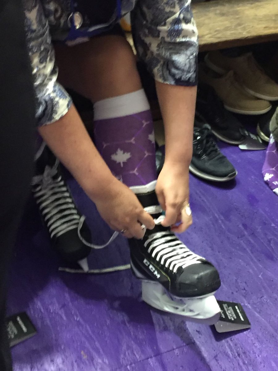 westernuLIVE's tweet photo. What’s a party in #Canada without some skating and curling. Even in July #purpleandproud #globalwesternu #intlacac2019 #westernu #cdnpse #ldnont https://t.co/s2o3oBMzdK