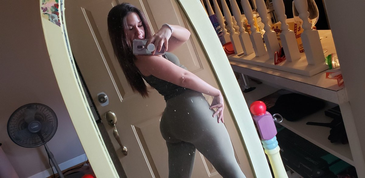 samanthaleefitt's tweet photo. #selfgrowth #fitness #bootygains #loveyourself #peachy #squats #abs #health #fitnesstips #flex #encouage #inspire https://t.co/yQ6a51FXJd
