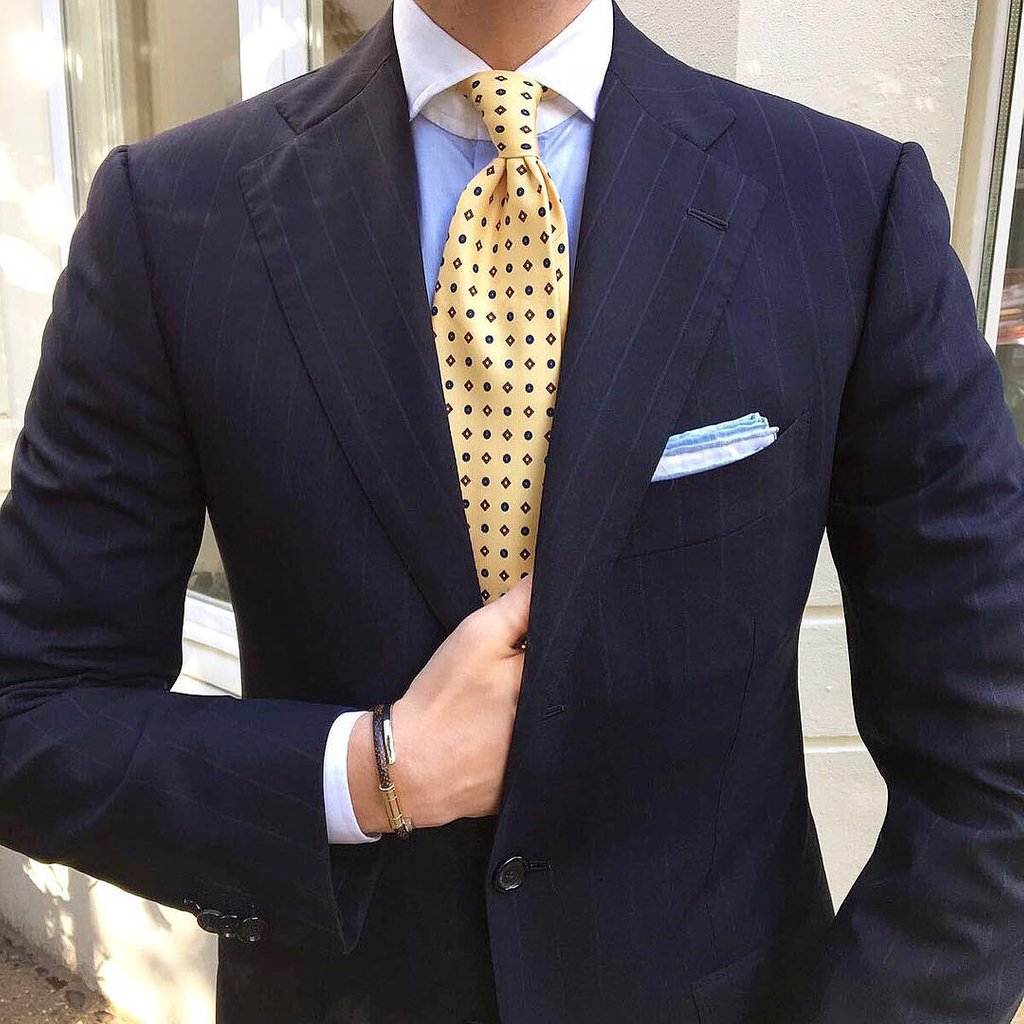 HDClothiers's tweet photo. This #TuesdayLook is some great looking stripes.
@Dormeuil @luxurycloth @GoldCoastMag @ftlchamber #ItsOurCustom #bespoke #menswear #madeforyou #custommade #fashion #ftlauderdale #florida #italian #suits #mensfashionpost #mensclothing #menwithstyle #style #menwithclass #suitup https://t.co/ekRLMoS8FT