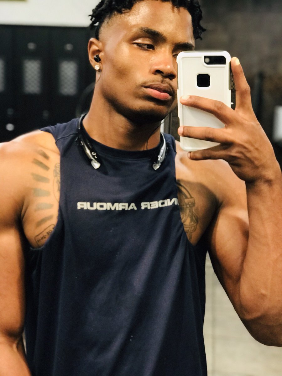 RaishunM's tweet photo. No days off🍽💯#imstarving https://t.co/VSsUabeGCW