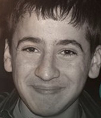 #Aliİsmail’in her ölüm yıldönümünde soralım:
O sopalı milisler,nasıl bu kadar insanlıktan çıkabildi?
O doktor,nasıl beyin travmalı bir genci kas gevşetici ilaçla evine yollayabildi?
O Vali,nasıl böyle bir linci, "Arkadaşları dövmüştür" yalanıyla kapatabildi.
Kabus görüyorlar mı?